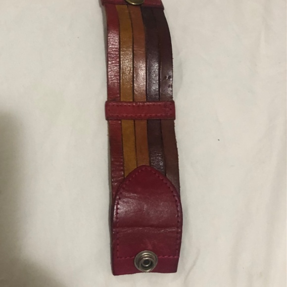 Multicolour red brown leather cuff bracelet with snap closure - Picture 2 of 3